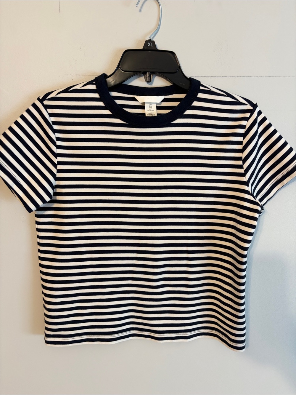 H&M Navy & White Striped Short Sleeve Tee. Boxy style. Med. 96% cotton.